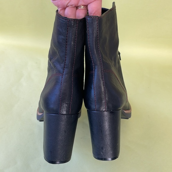 Black Naturalizer leather boots - Picture 6 of 11